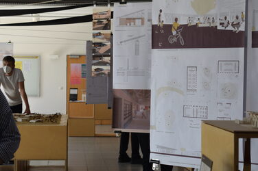 View of the exhibition space in the foyer of the Faculty of Architecture.