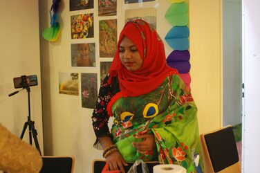 Cultural stand Bangladesh, 1 student in traditional dress