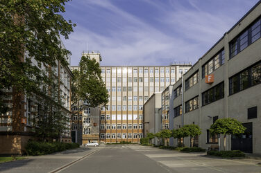 Gebäudeaufnahmen an der Sonnenstraße.