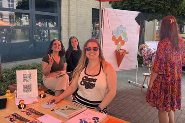 Die Hilfskräfte des Promotionskollegs am Infostand