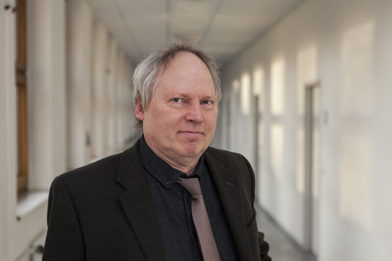 Portrait von Prof. Dr.-Ing. Thomas Borchert __ Portrait of Prof. Dr.-Ing. Thomas Borchert