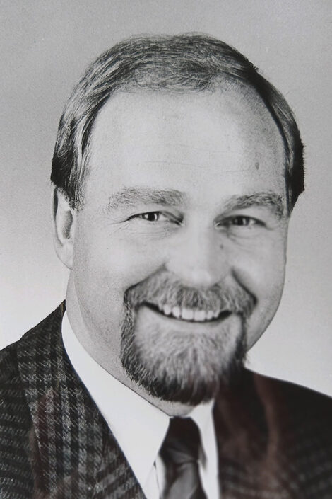 Portrait photo of Prof. Dr. Hans-Jürgen Kottmann