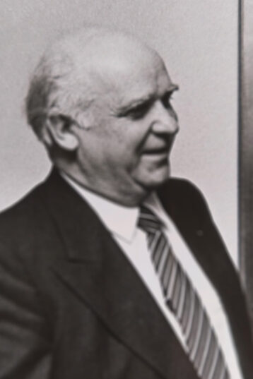 Schwarz-Weiß-Porträtfoto von Prof. Dr. Werner Strombach