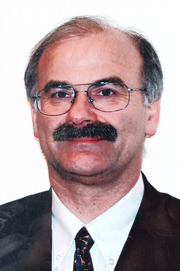 Portrait photo of Prof. Dr. Eberhard Menzel