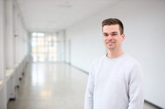 Portrait von Simon Hemmers__ Portrait of Simon Hemmers