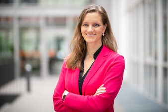 Portrait von Prof. Dr. Kathrin Löhr