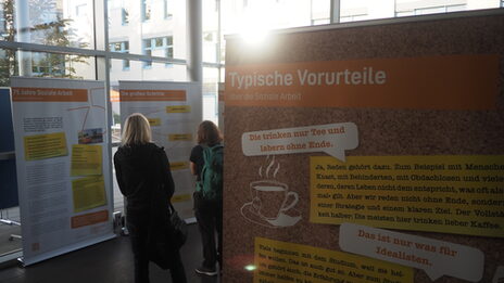 Impressions of the exhibition "75 years of social work in Dortmund". You can see some of the charts exhibited in the picture in the Kostbar.