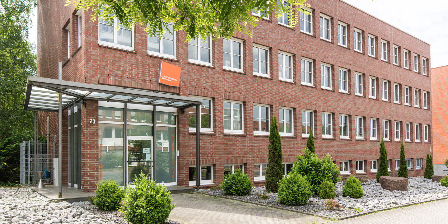 Foto von einem Gebäude der Fachhochschule Dortmund an der Otto-Hahn-Straße.