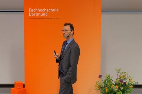 Prof. Dr. Hamburg during the opening speech