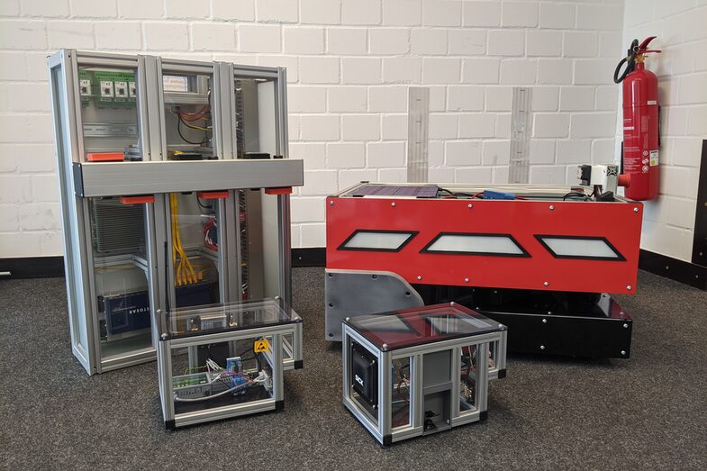 Umgesetztes Modularisierungkonzept der Demonstratorklasse 4,  Modulträger (I-Bauweise),<br>Mobilitätsplattform, interoperable Nutzlastmodule (Handsteuerung und Radaraufklärung)
