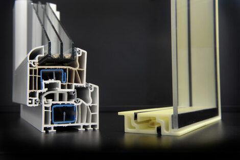 Comparison of profile cross-sections of plastic profile (left) and GRP profile (right)