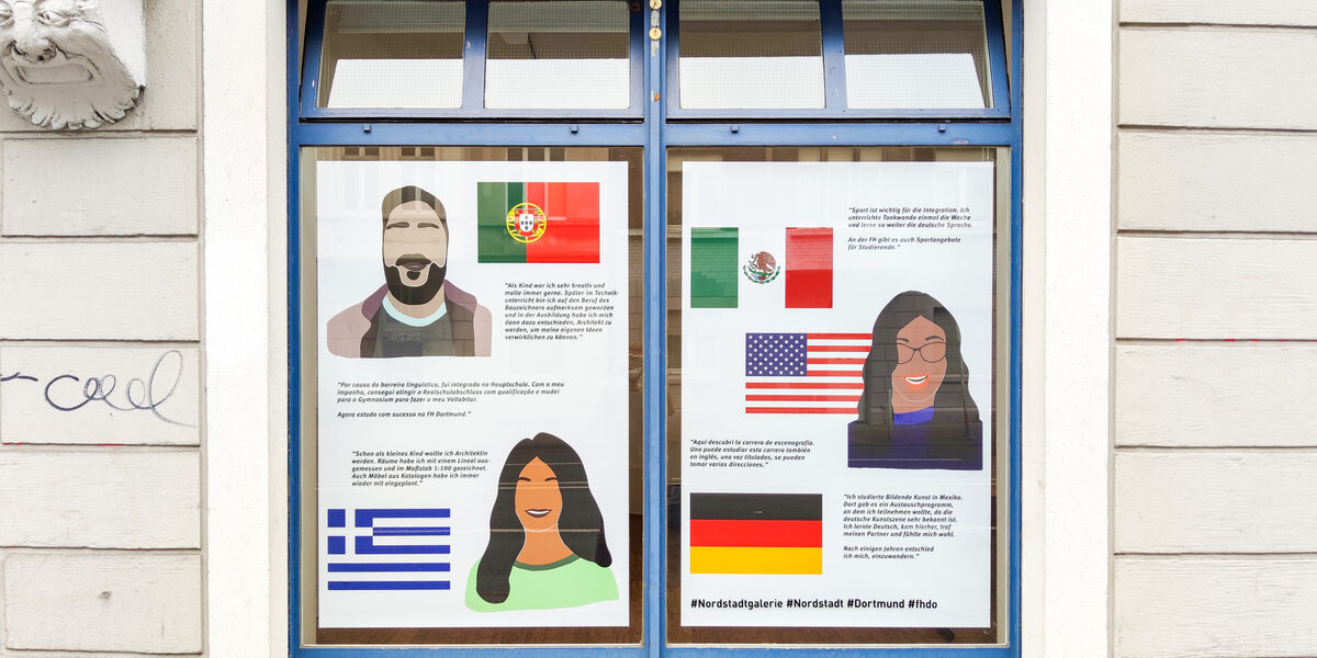 Windows of the Nordstadtgalerie with illustrated student portraits