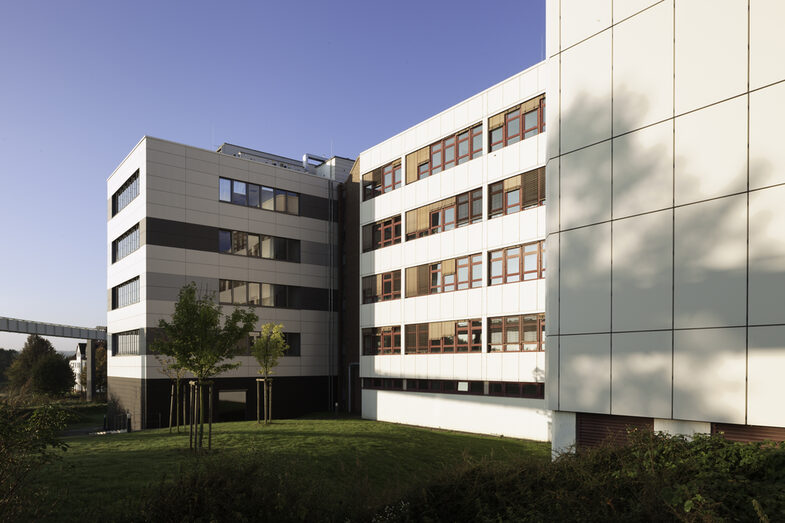 Foto von Teilen des Gebäudes Emil-Figge-Straße 44 der Fachhochschule Dortmund.