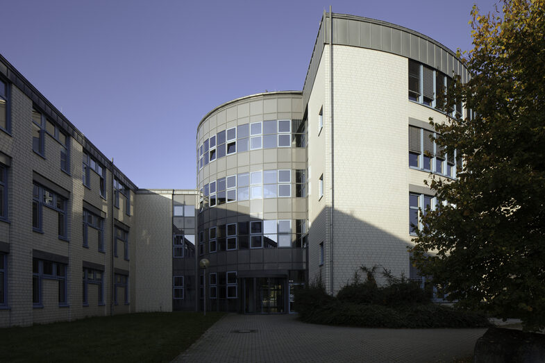 Foto des Gebäude Emil-Figge-Straße 42 der Fachhochschule Dortmund.